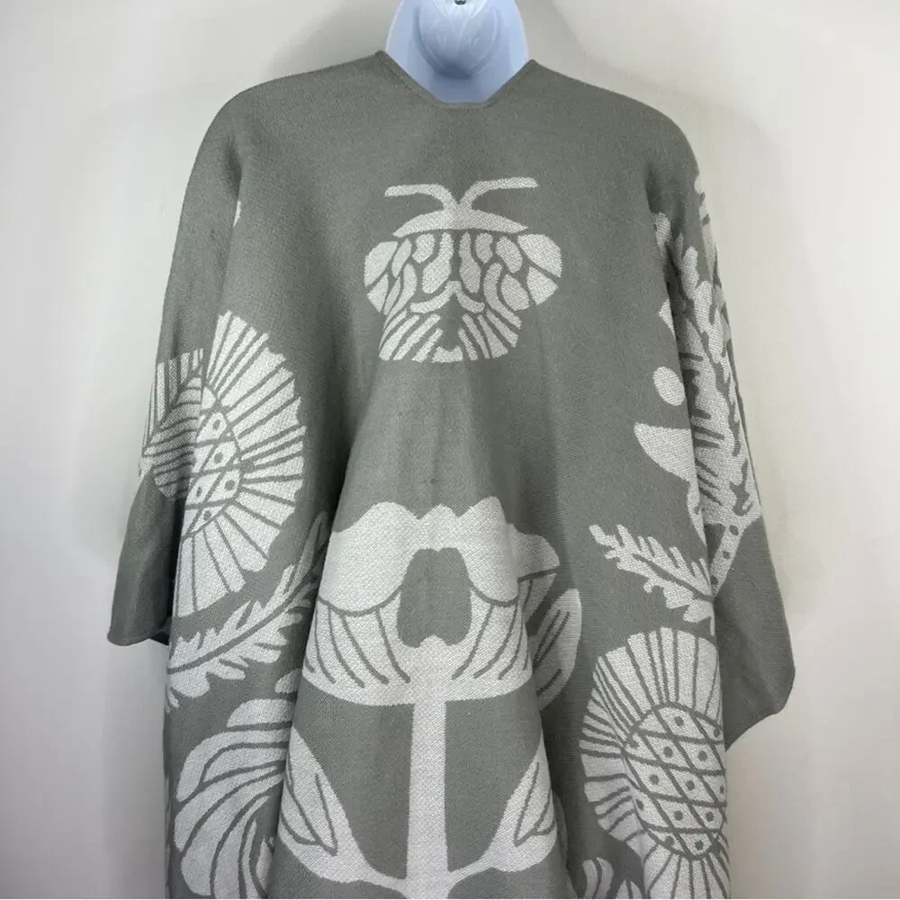 Soft Surroundings Grey Butterfly Frosted Floral Poncho One Size OS Tassels Wrap‎